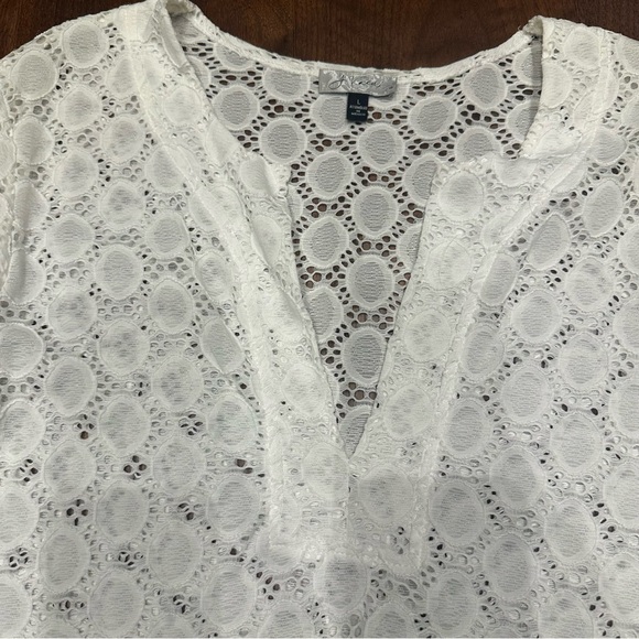 J Valdi White cover up - Picture 4 of 8